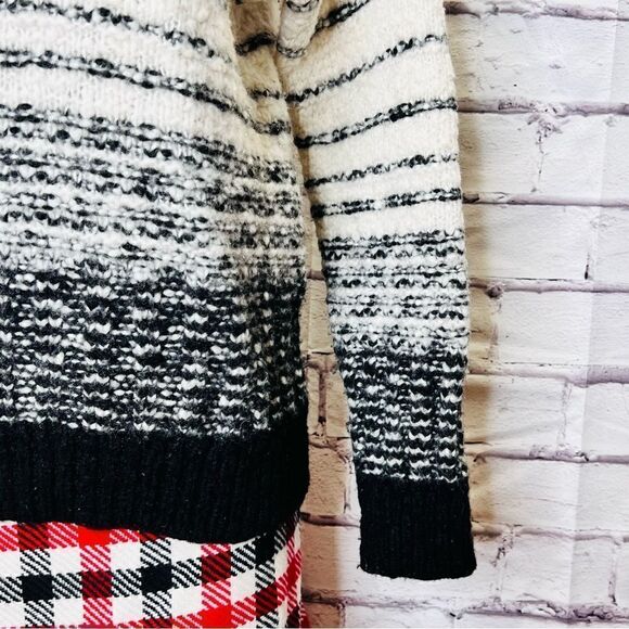 VINCE Wool Striped Sweater  - Picture 4 of 5